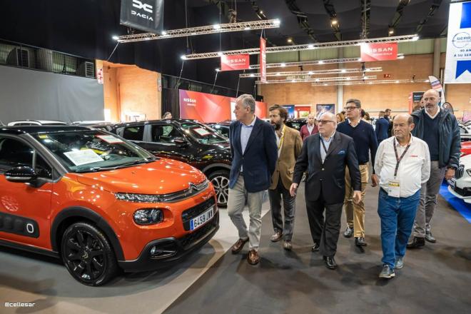 El alcalde de Sevilla, José Luis Sanz, visita El Salón del Motor de Sevilla 2024.