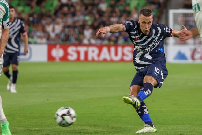 Sergio Canales, jugando con Rayados de Monterrey (Foto: Cordon Press).