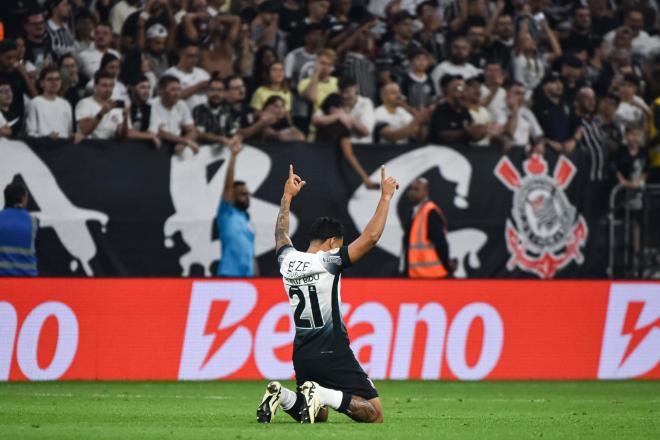 Bidu celebra la victoria del Corinthians sobre el Palmeiras (Foto: Cordon Press).