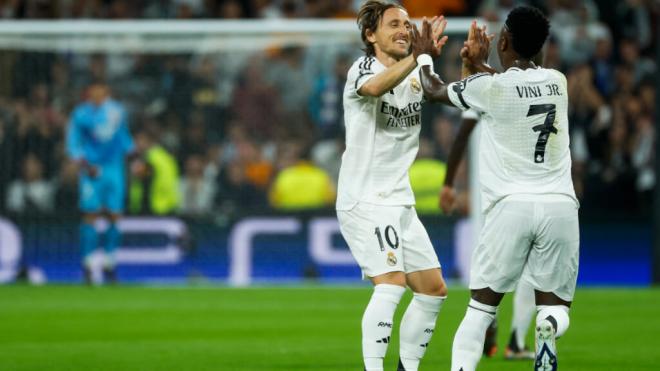 Modric y Vinicius celebran el gol del empate (Foto: EFE)