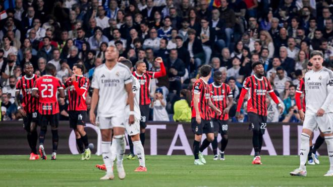 Los jugadores del Milan celebran un gol en el Bernabéu (Foto: Cordon Press)