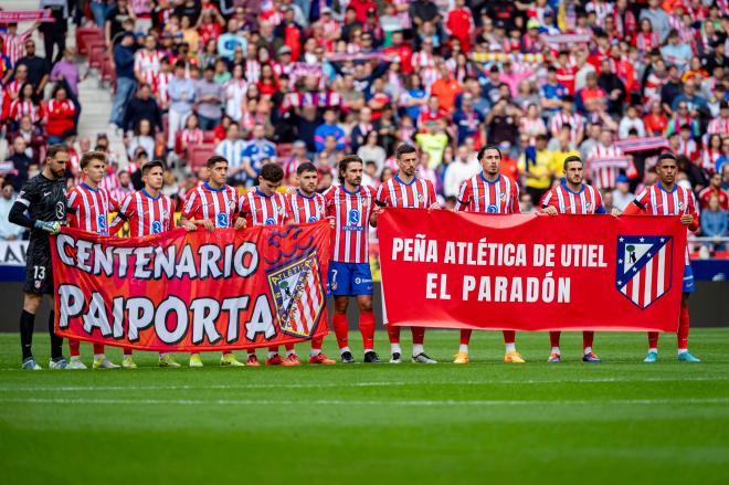 El Atlético de Madrid en el minuto de silencio (Cordon Press)