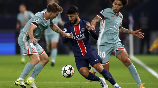 Asensio, Barrios y Witsel en el PSG - Atlético de Madrid (Foto: EFE)