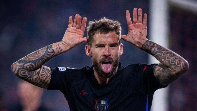 Íñigo Martínez celebra su gol al Estrella Roja (FCB)