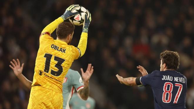 Jan Oblak, durante el partido ante el PSG (Fuente: EFE)