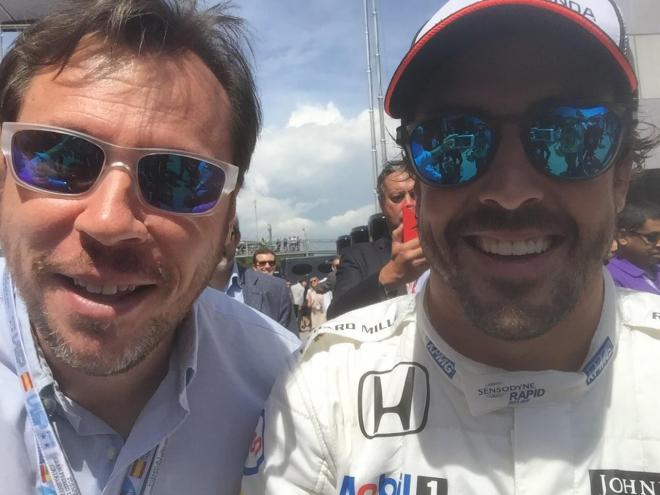 Óscar Puente y Fernando Alonso, en una imagen de archivo.