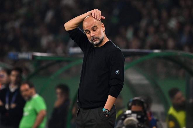 Pep Guardiola se lamenta durante el Sporting-Manchester City (Foto: Cordon Press).