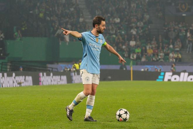 Bernardo Silva da indicaciones en el Sporting-Manchester City (Foto: Cordon Press).