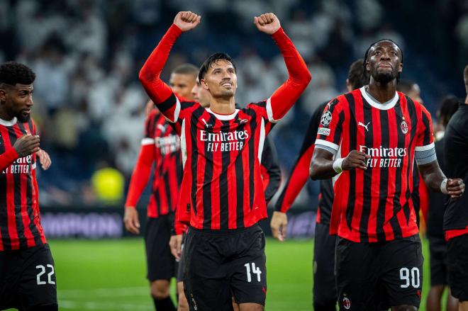 Tijani Reijnders celebra la victoria del Milan ante el Real Madrid (Foto: Cordon Press).