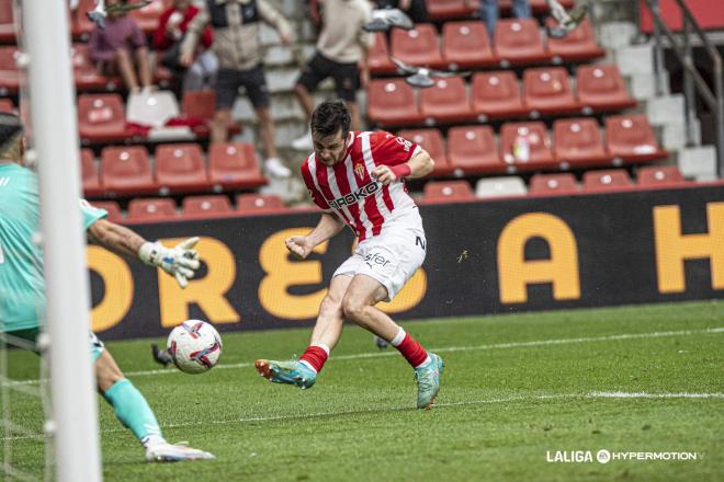 Guille Rosas, en el Sporting (Foto: LALIGA).