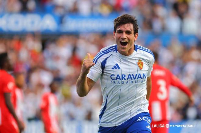 Iván Azón celebra un gol con el Real Zaragoza (Foto: LALIGA).