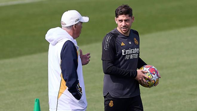 Valverde y Ancelotti en un entrenamiento del Real Madrid (Cordon Press)