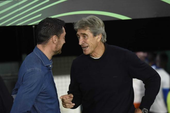 Albert Riera y Manuel Pellegrini, en la previa del Betis-Celje (Foto: Kiko Hurtado).