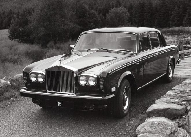 Rolls-Royce Silver Shadow.