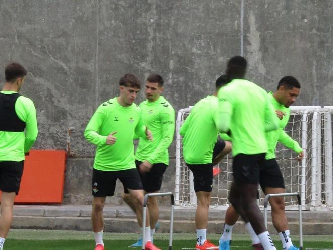 Óscar Masqué entrenando con el Betis (Foto:RB).