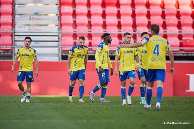 El Cádiz celebra un gol en Anduva (Foto: LaLiga).