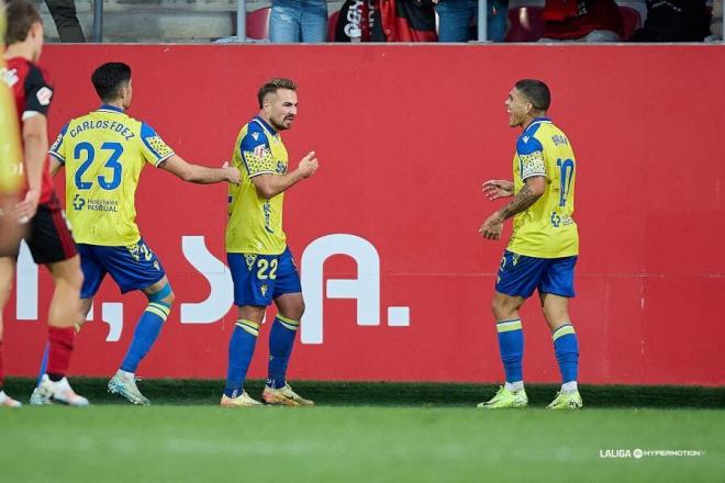 El Cádiz celebra uno de los goles de Ontiveros en Anduva (Foto: LaLiga).