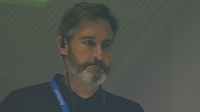 Vicente Moreneo, en el palco del Bernabéu en el minuto de silencio (Captura de 'DAZN')