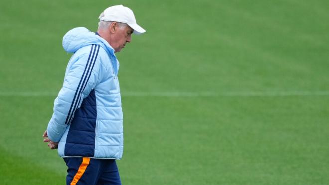 Carlo Ancelotti en un entrenamiento con el Madrid en Valdebebas (Europa Press)