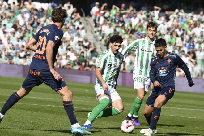 Johnny Cardoso, en el Betis-Celta (Foto: Kiko Hurtado).