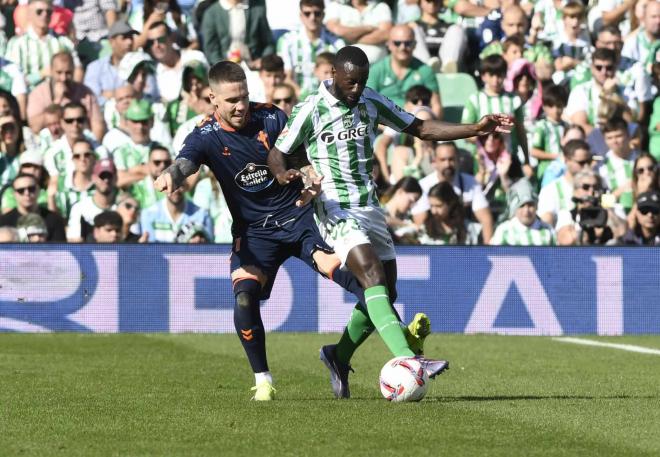 Sabaly, en el Betis-Celta (Foto: Kiko Hurtado).