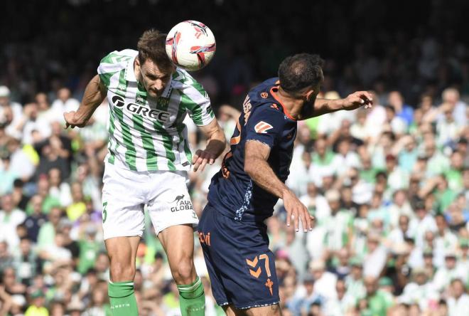 Diego Llorente, en el Betis-Celta (Foto: Kiko Hurtado).