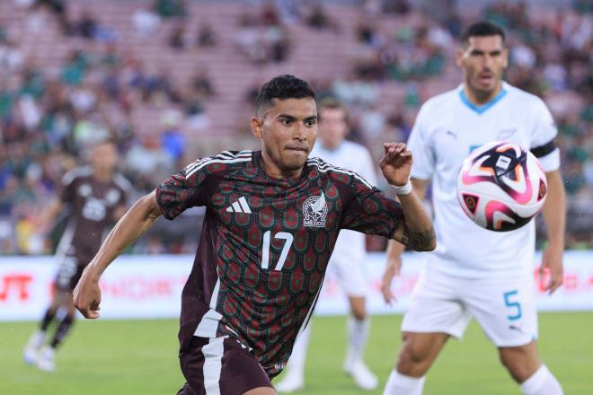 Orbelín Pineda, con la selección de México (Foto: CordonPress).