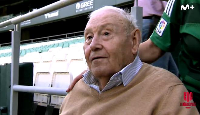 El aficionado verdiblanco que vuelve al Villamarín tras perder la visión.
