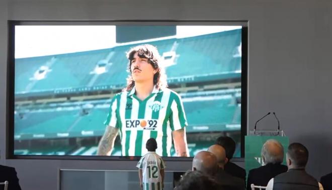 Vídeo de Héctor Bellerín durante la presentación de la Fundación del Real Betis.