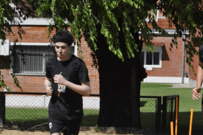 El streamer ‘Spreen’, en un entrenamiento del Deportivo Riestra (FOTO: Deportivo Riestra).