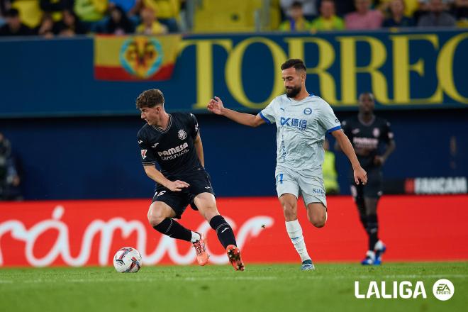 Pau Navarro, con el Villarreal (Foto: LALIGA).