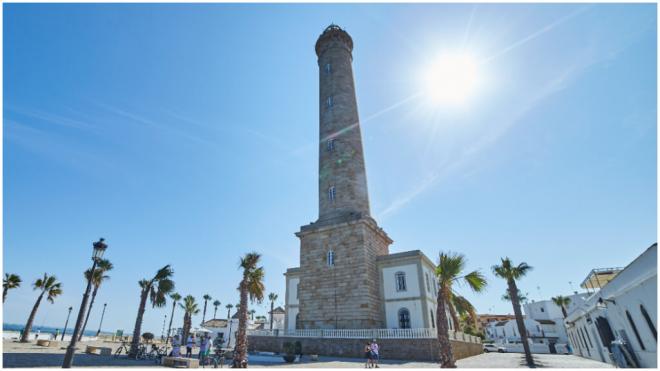 El faro de Chipiona, el más alto de España.