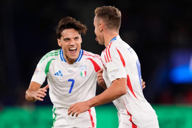 Samuele Frattesi celebrando un gol con Italia (Cordon Press)