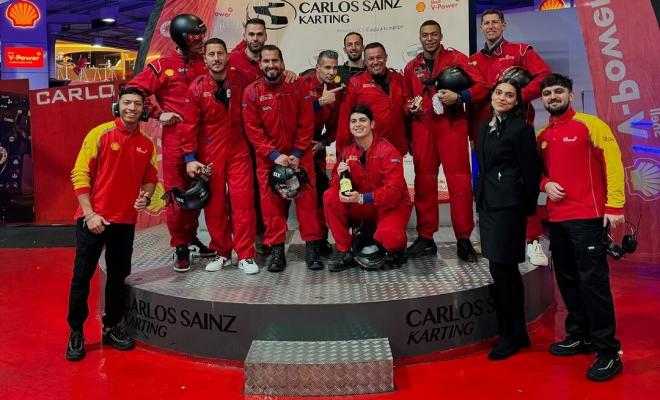 Eden Hazard y Kylian Mbappé, en el Carlos Sainz Karting (Fotos: @simonleonoficial)