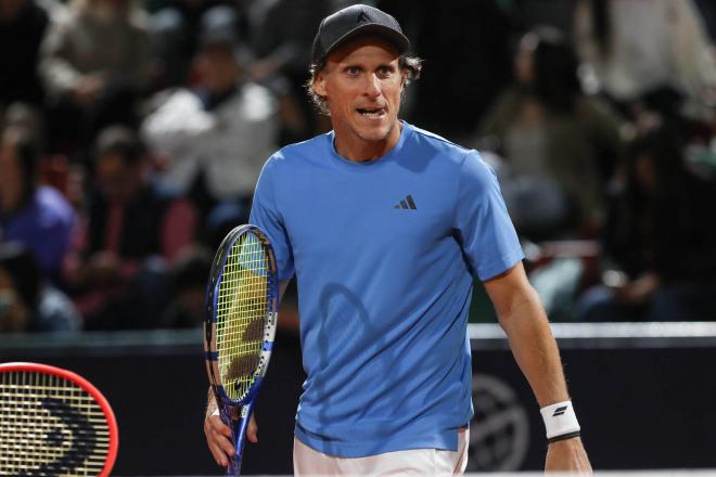 Diego Forlán, en el partido de dobles del Abierto de Uruguay (FOTO: EFE).