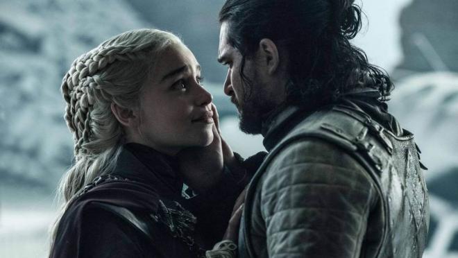 Daenerys Targaryen y Jon Nieve en Juego de Tronos