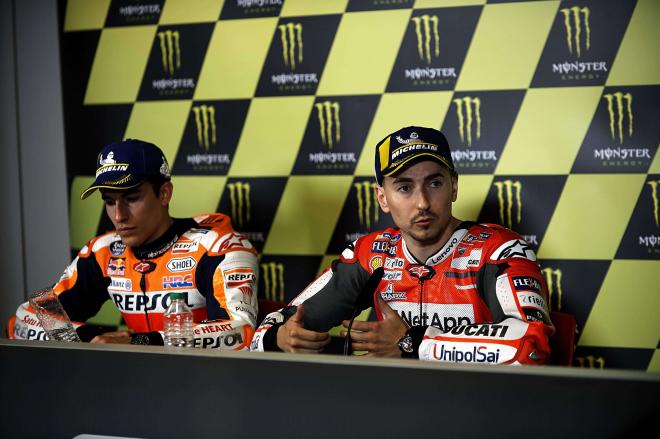 Marc Márquez y Jorge Lorenzo, en rueda de prensa (Cordon Press)