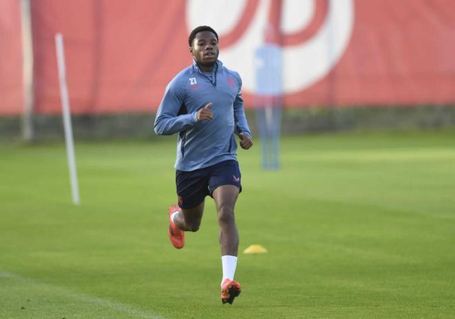 Idumbo Muzambo, en el entrenamiento de este viernes (Foto: Kiko Hurtado).