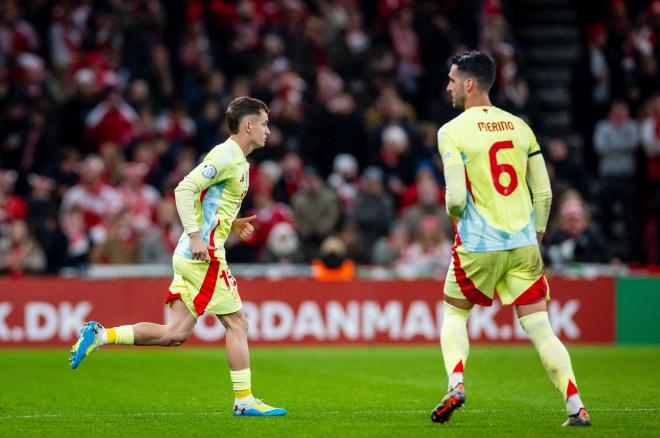 Marc Casadó debutando ante Dinamarca (RFEF)