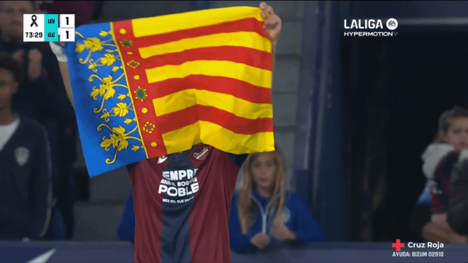 La celebración de Roger Brugué en el Levante-Elche.