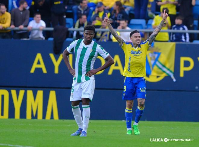 Roger Martí, de inicio en las alineaciones del Córdoba - Cádiz (Foto: LALIGA).