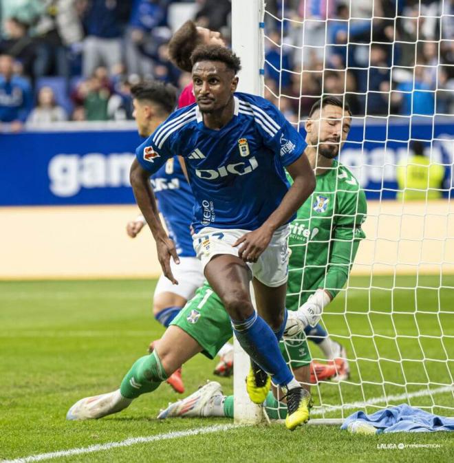 Haissem Hassan celebra su gol en el Real Oviedo-Tenerife (Foto: LALIGA).