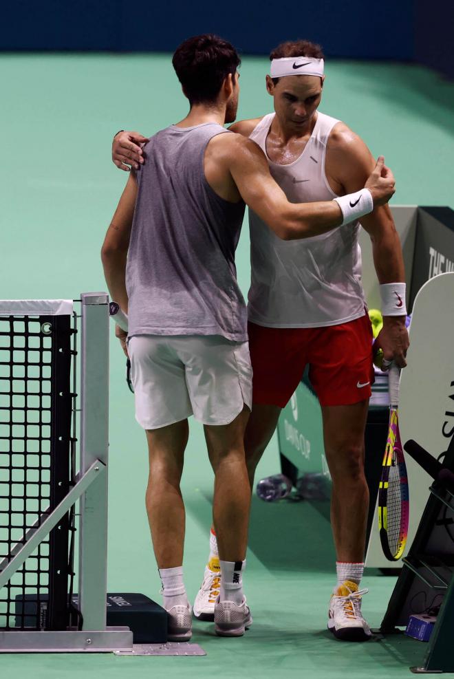 Relevo generacional en el Carpena. Nadal y Alcaraz. (EFE/Jorge Zapata)