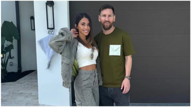 Leo Messi presumiendo de su nuevo reloj en redes, junto a Antonella. (Fuente: @leomessi)