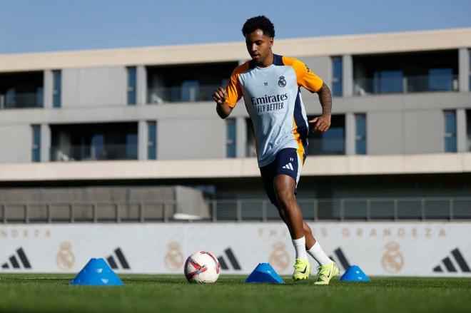 Rodrygo Goes en el entrenamiento del Real Madrid