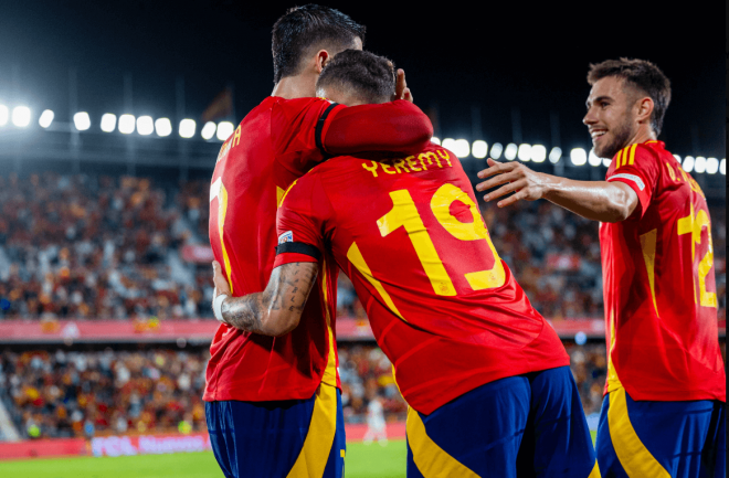 Morata y Yéremy celebra el 1-0 en el España-Suiza (FOTO: SeFutbol).