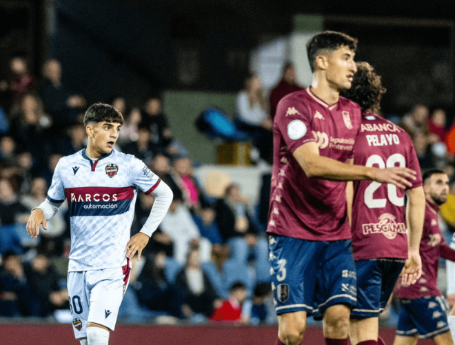 El Pontevedra se carga al Levante UD