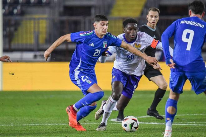 Agoumé, como capitán de la selección francesa sub 21 (Foto: Cordon Press).