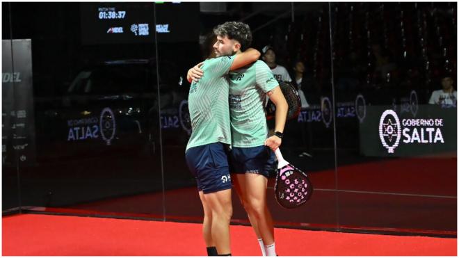 Maxi Arce y Franco Dal Bianco pasan a octavos de final. (Fuente: @A1PadelOfficial)