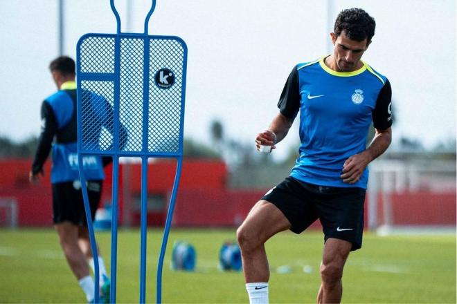 Mateu Morey, en un calentamiento con el Mallorca (Foto: @RCD).